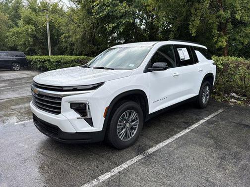 2025 Chevrolet Traverse LT
