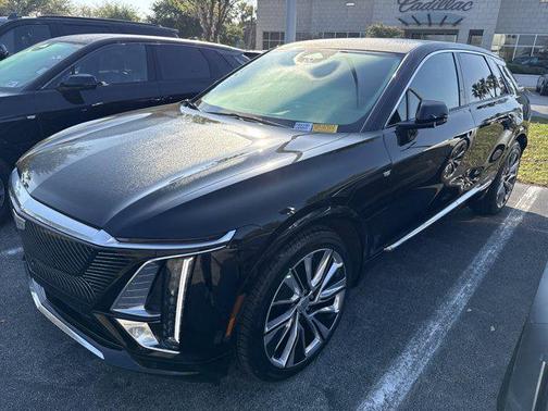 Stellar Black Metallic 2024 Cadillac LYRIQ Luxury