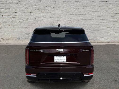 2025 Cadillac Escalade IQ Luxury 2