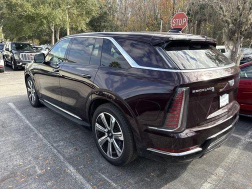 2025 Cadillac Escalade IQ Luxury 2