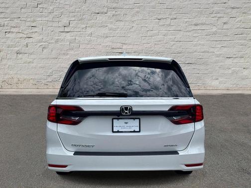Platinum White 2023 Honda Odyssey Sport