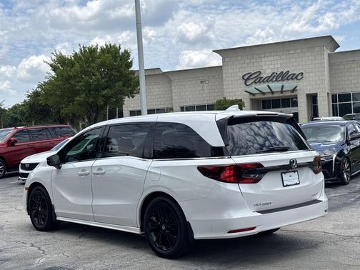 Platinum White 2023 Honda Odyssey Sport