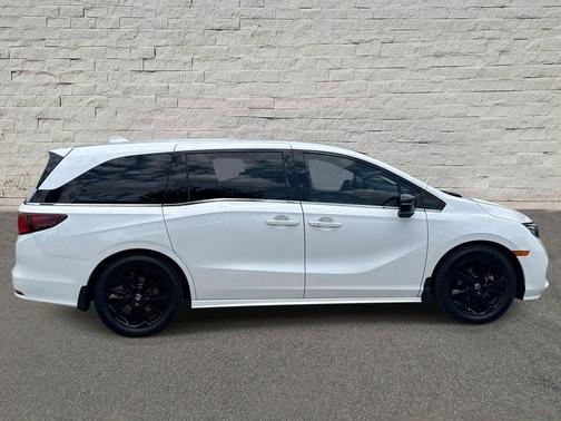 Platinum White 2023 Honda Odyssey Sport