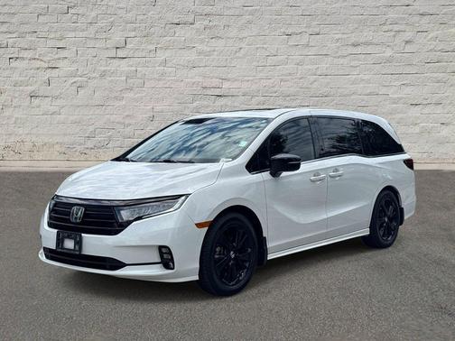 Platinum White 2023 Honda Odyssey Sport