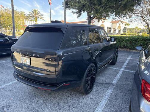 2025 Land Rover Range Rover P400 SE