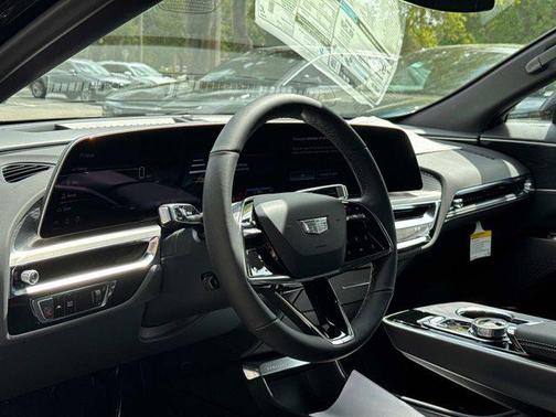 2025 Cadillac LYRIQ Sport