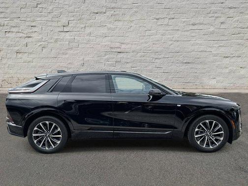 2025 Cadillac LYRIQ Sport