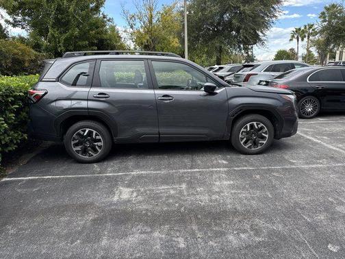 2025 Subaru Forester Base