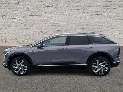 2025 Cadillac OPTIQ Luxury 1 AWD