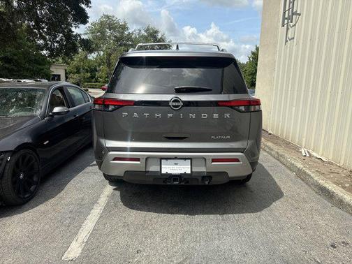 2022 Nissan Pathfinder Platinum