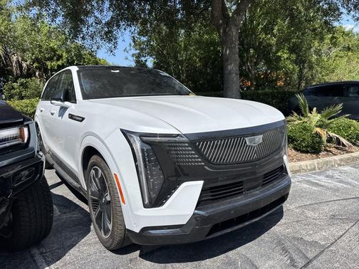 Vibrant White Tricoat 2026 Cadillac Escalade IQ Sport