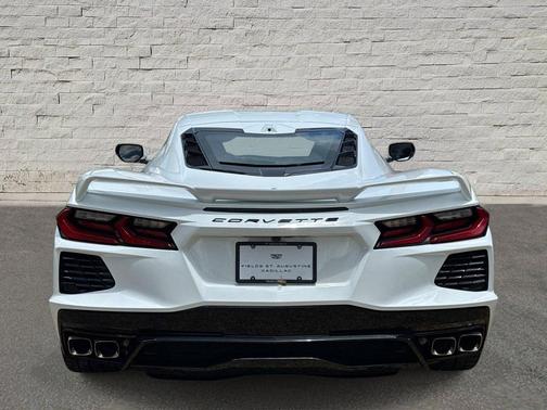 Arctic White 2024 Chevrolet Corvette Stingray w/2LT