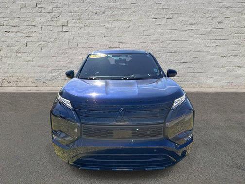 2022 Mitsubishi Outlander Black Edition 2WD