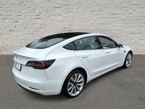 Pearl White Multi-Coat 2019 Tesla Model 3 Standard Range Plus
