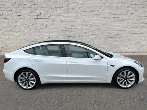 Pearl White Multi-Coat 2019 Tesla Model 3 Standard Range Plus