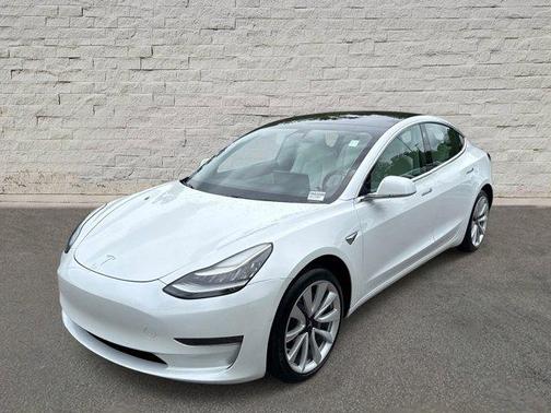 Pearl White Multi-Coat 2019 Tesla Model 3 Standard Range Plus