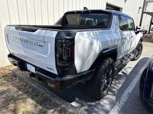 Interstellar White 2024 GMC HUMMER EV Pickup 2X