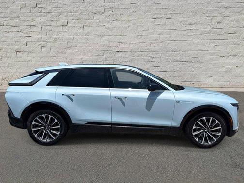 Nimbus Metallic 2024 Cadillac LYRIQ Sport