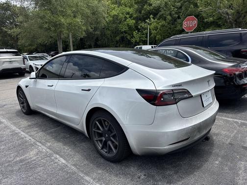 Pearl White Multi-Coat 2022 Tesla Model 3 Long Range