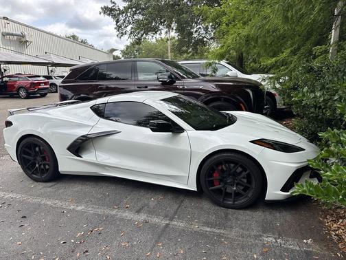 Arctic White 2021 Chevrolet Corvette Stingray w/1LT