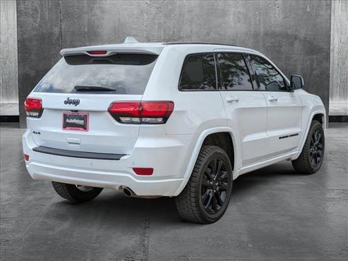 2022 Jeep Grand Cherokee Laredo