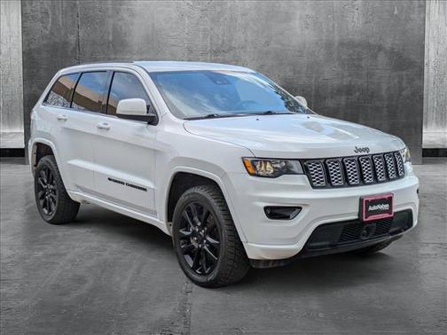 2022 Jeep Grand Cherokee Laredo