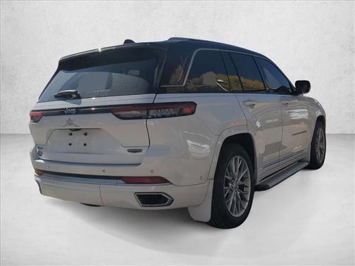 2023 Jeep Grand Cherokee Summit