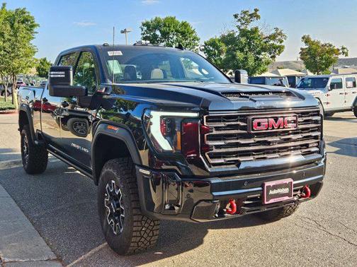 2025 GMC Sierra 2500 AT4