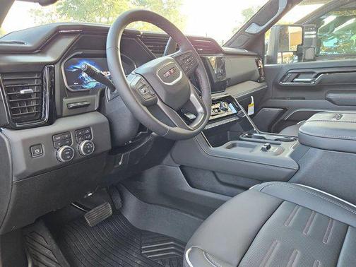 2025 GMC Sierra 2500 AT4