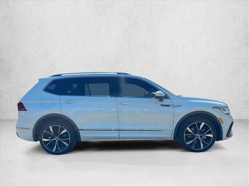 2022 Volkswagen Tiguan 2.0T SEL R-Line 4MOTION