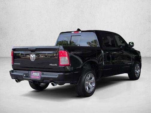 Diamond Black Crystal Pearlcoat 2022 RAM 1500 Big Horn/Lone Star