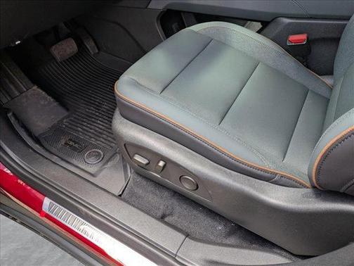 2025 GMC Acadia AWD AT4