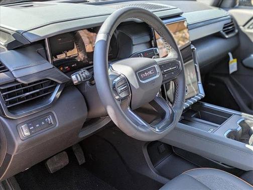 2025 GMC Acadia AWD AT4