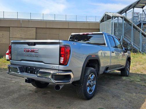 2025 GMC Sierra 2500 SLE