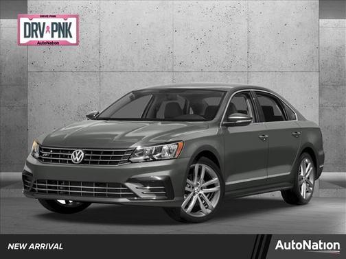 Photo 1 of 2 of 2017 Volkswagen Passat 1.8T R-Line
