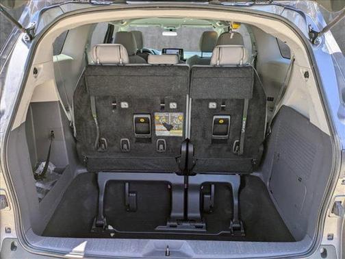 2023 Toyota Sienna LE