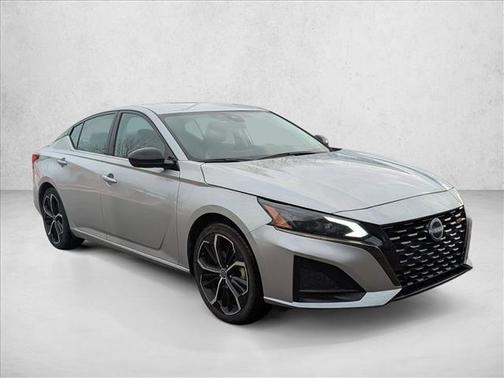 2023 Nissan Altima SR FWD