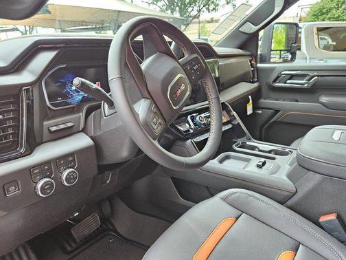 2025 GMC Sierra 2500 AT4