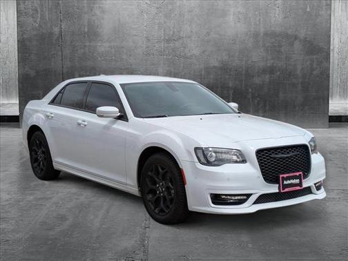 2023 Chrysler 300 Touring