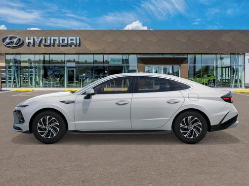 2026 Hyundai SONATA Hybrid Base