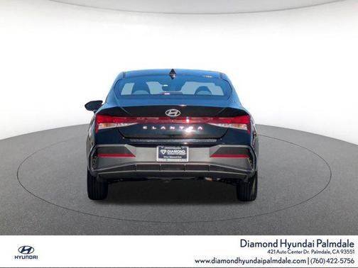 2024 Hyundai ELANTRA SE
