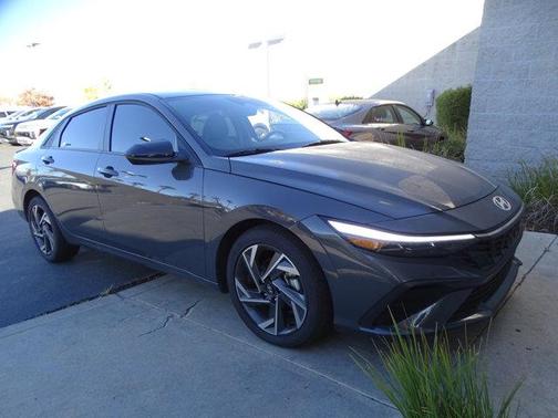 2025 Hyundai ELANTRA Sport