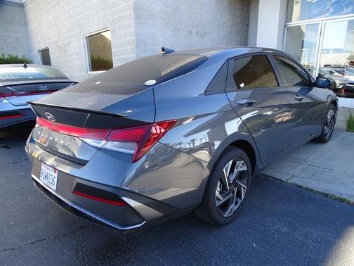 2025 Hyundai ELANTRA Sport