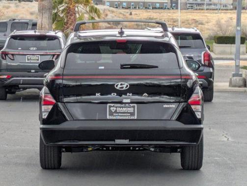 2025 Hyundai KONA EV SEL