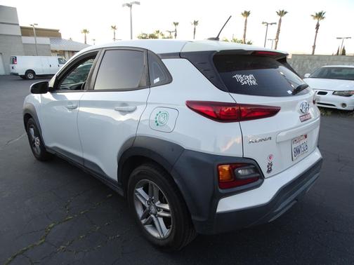 Chalk White 2019 Hyundai KONA SE