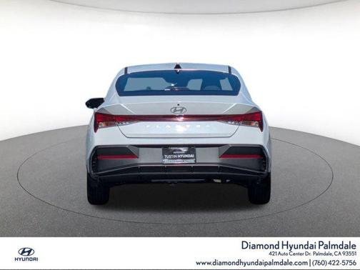 2025 Hyundai ELANTRA SE