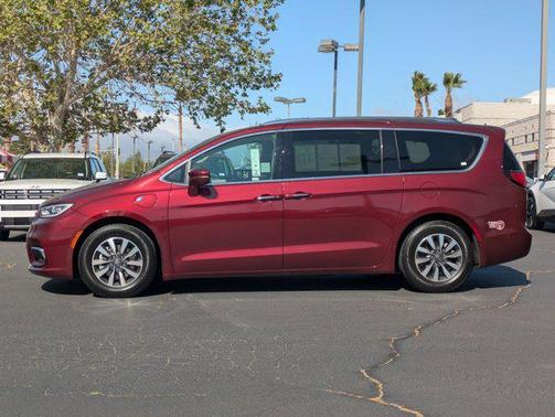 2021 Chrysler Pacifica Hybrid Touring L