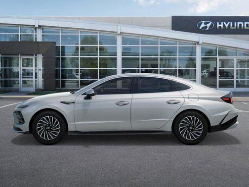 2025 Hyundai SONATA Hybrid SE
