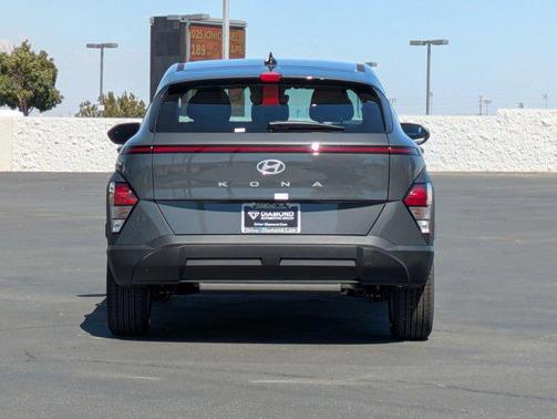 2026 Hyundai KONA SE