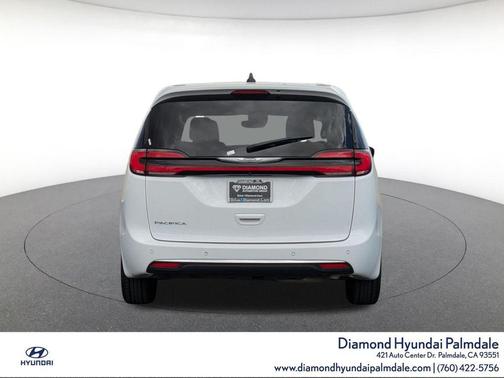 Bright White Clearcoat 2023 Chrysler Pacifica Touring L